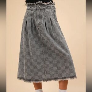 Very J Gray Denim Checkered Midi Skirt
